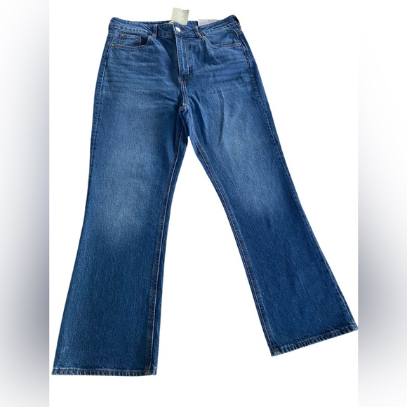 NWT H&M Classic Blue Medium Wash Boot Cut High Rise Denim Jeans - Picture 1 of 10